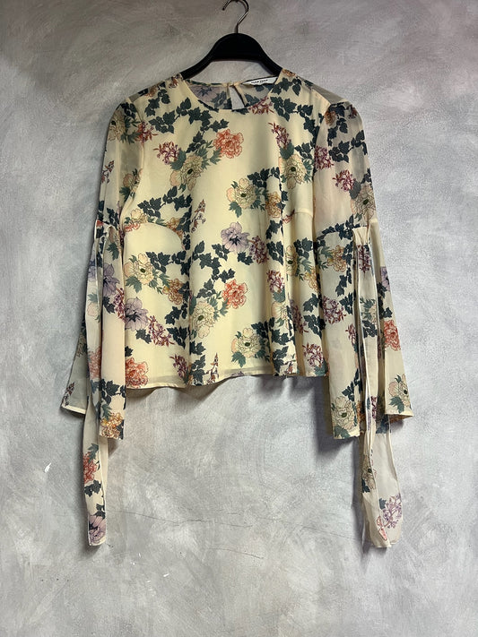 Blusa con flores