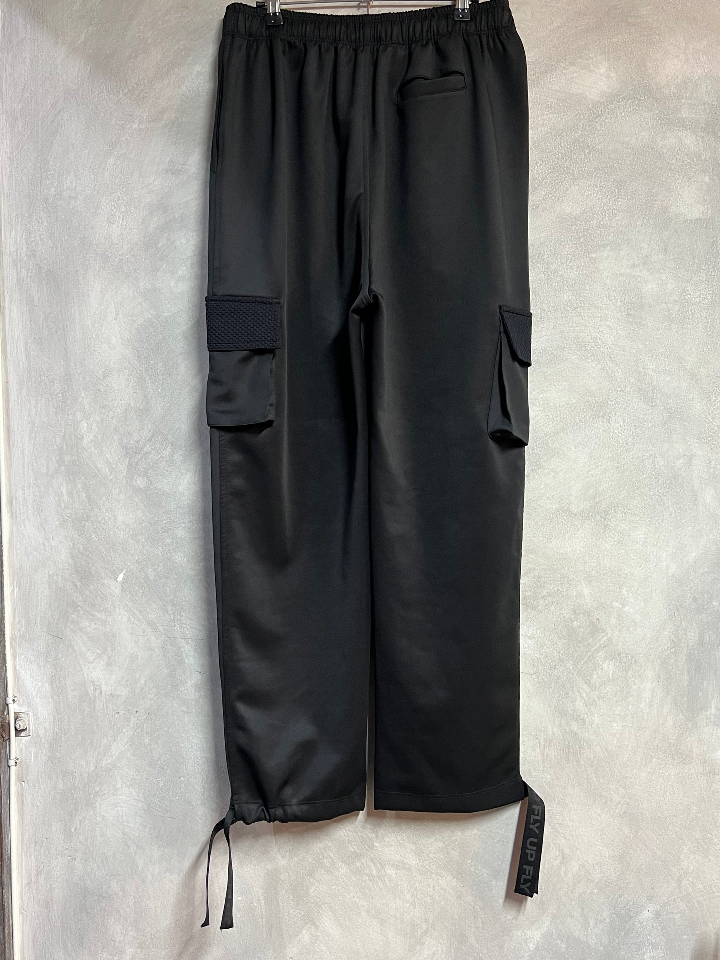 Pantalón negro tipo cargo